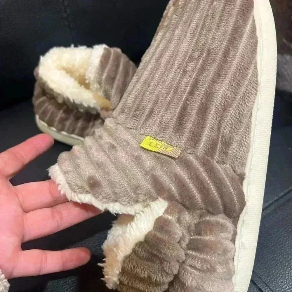 Letter Label Decor Fuzzy Slipper Boots size 5-7 new